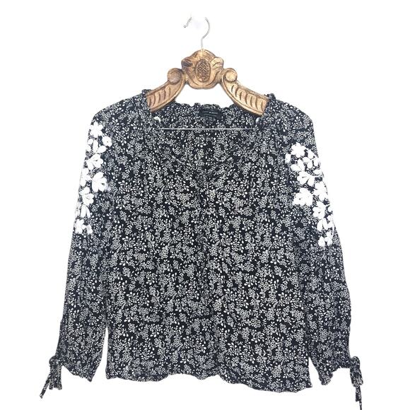 Lucky Brand Top Black Grey Floral Embroidered Boho Blouse Cotton Tie Neck M - Picture 1 of 8